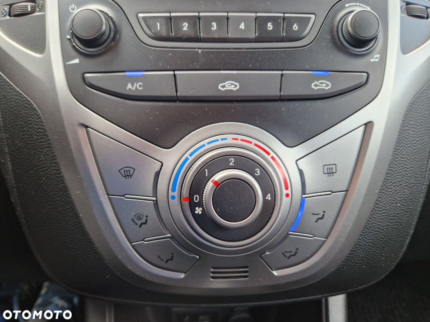 Hyundai ix20 1.4 blue Comfort - 12