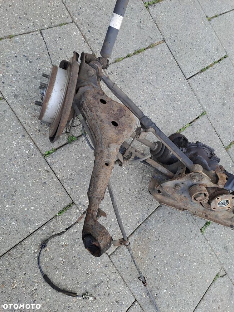 Toyota Rav 4 II 5D 4WD 4x4 2.0 benzyna belka tylna kompletna tylny most i inne - 4