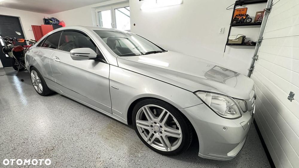 Mercedes-Benz Klasa E 350 CDI DPF BlueEFFICIENCY 7G-TRONIC Elegance - 9
