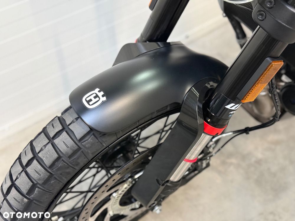 Husqvarna Svartpilen - 23