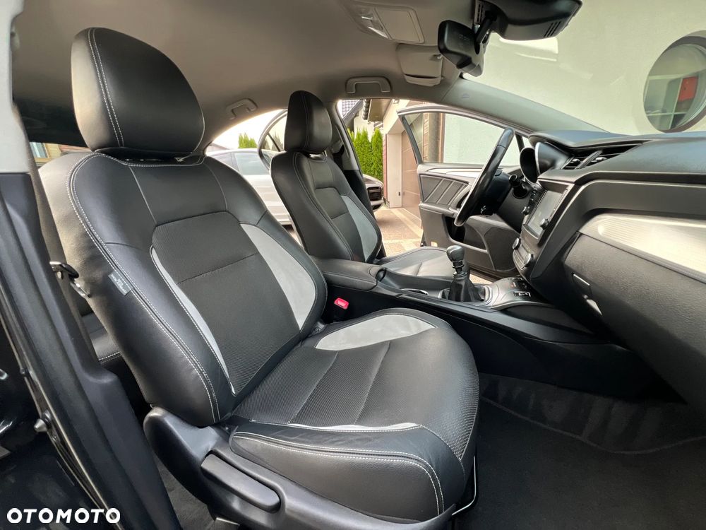 Toyota Avensis 1.8 Prestige - 11