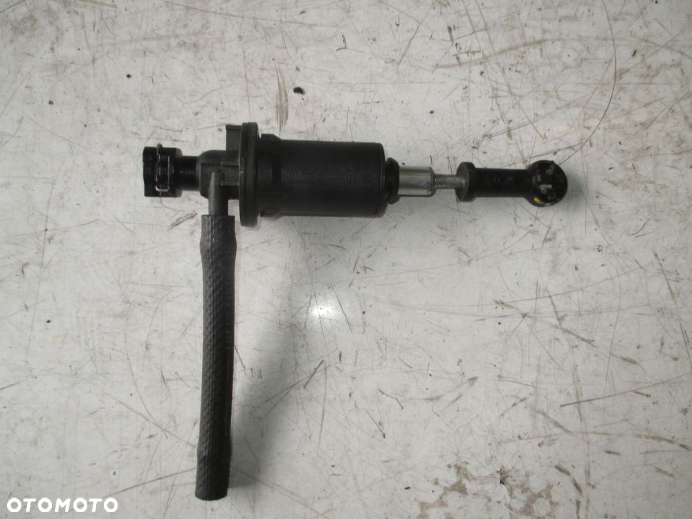 wysprzęglik pompka 8200506490 renault trafic 06-14 - 2