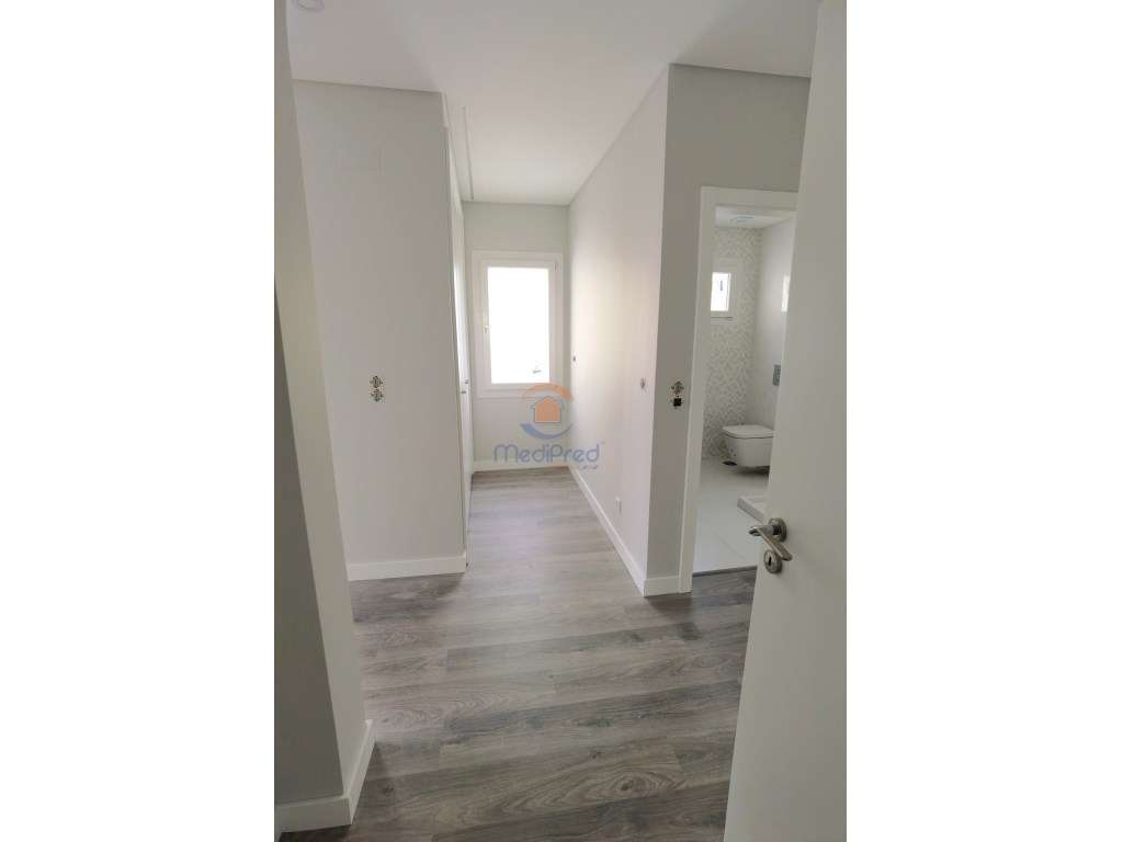 Moradia T4+1 com Piscina | Vale Pequeno, Pontinha - Grande imagem: 4/20