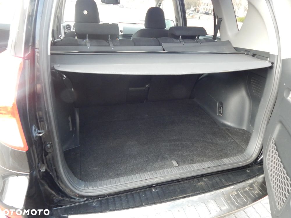 Toyota RAV4 2.2 D-4D 4x4 Life - 24