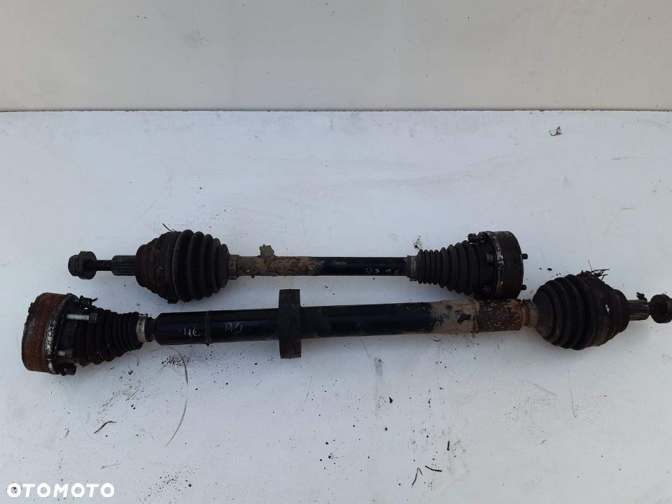 PÓŁOŚ LEWA PRAWA DŁUGA KRÓTKA AUDI A3 8P 1.6 - 1