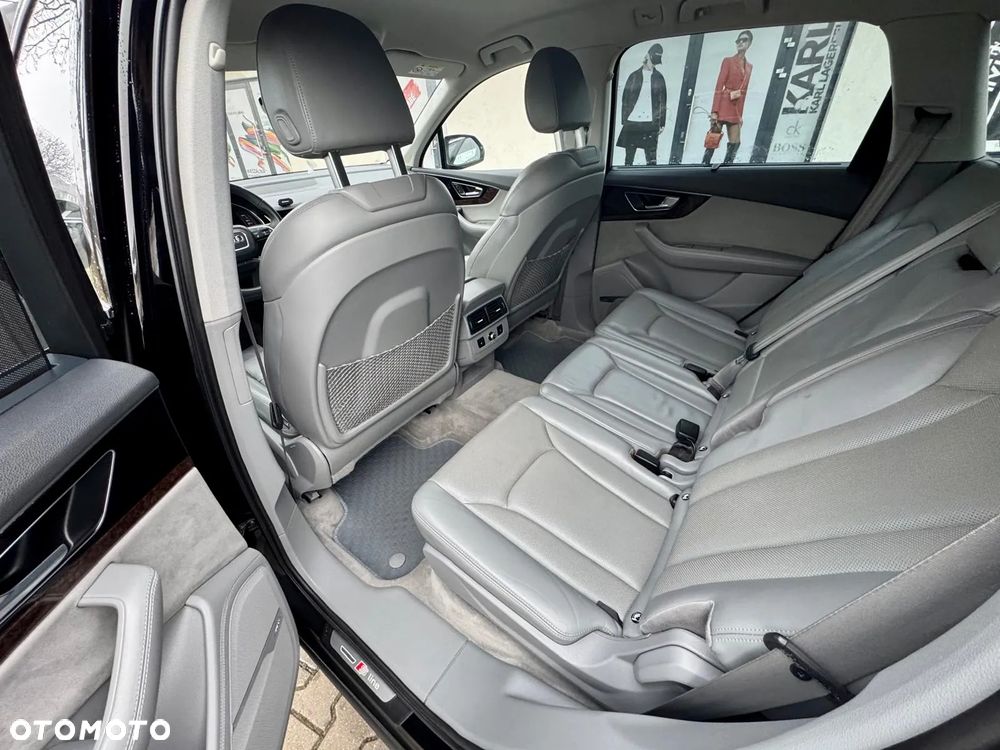 Audi Q7 - 12