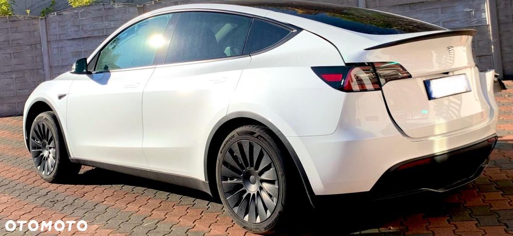 Tesla Model Y Long Range RWD - 3
