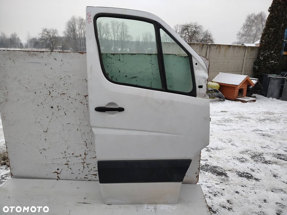 DRZWI PRAWY PRZÓD MERCEDES SPRINTER W906 - 1