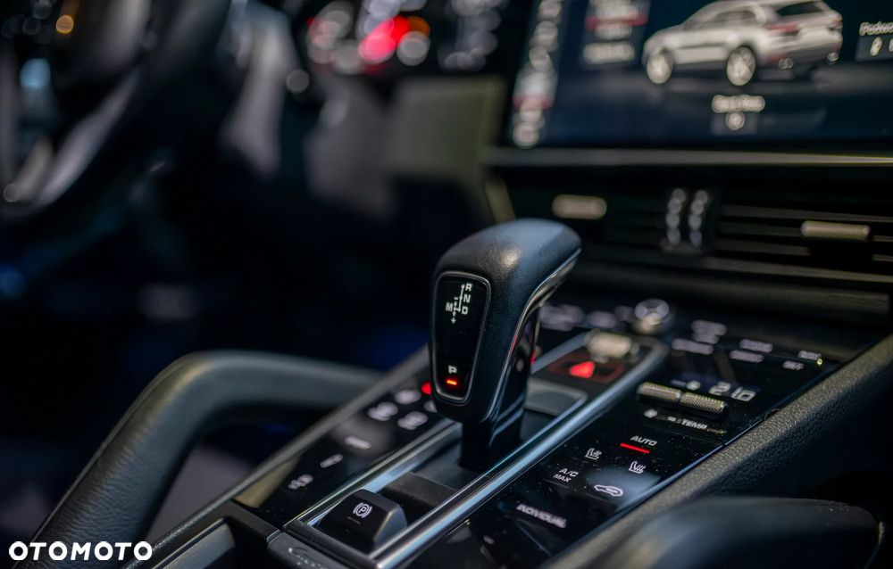 Porsche Cayenne S - 32