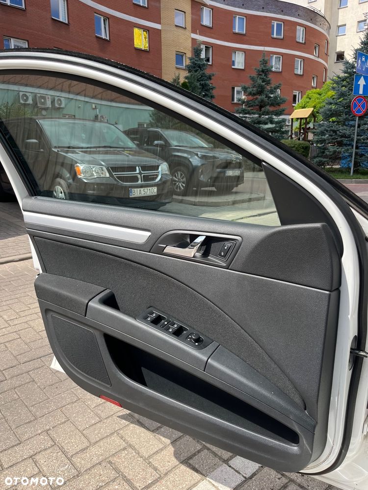 Skoda Superb 2.0 TDI Elegance DSG - 33