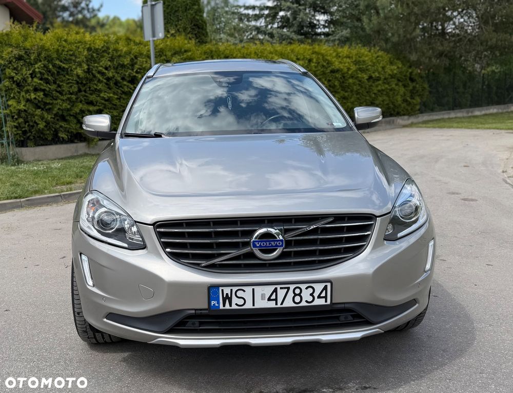 Volvo XC 60 T5 AWD Momentum - 2