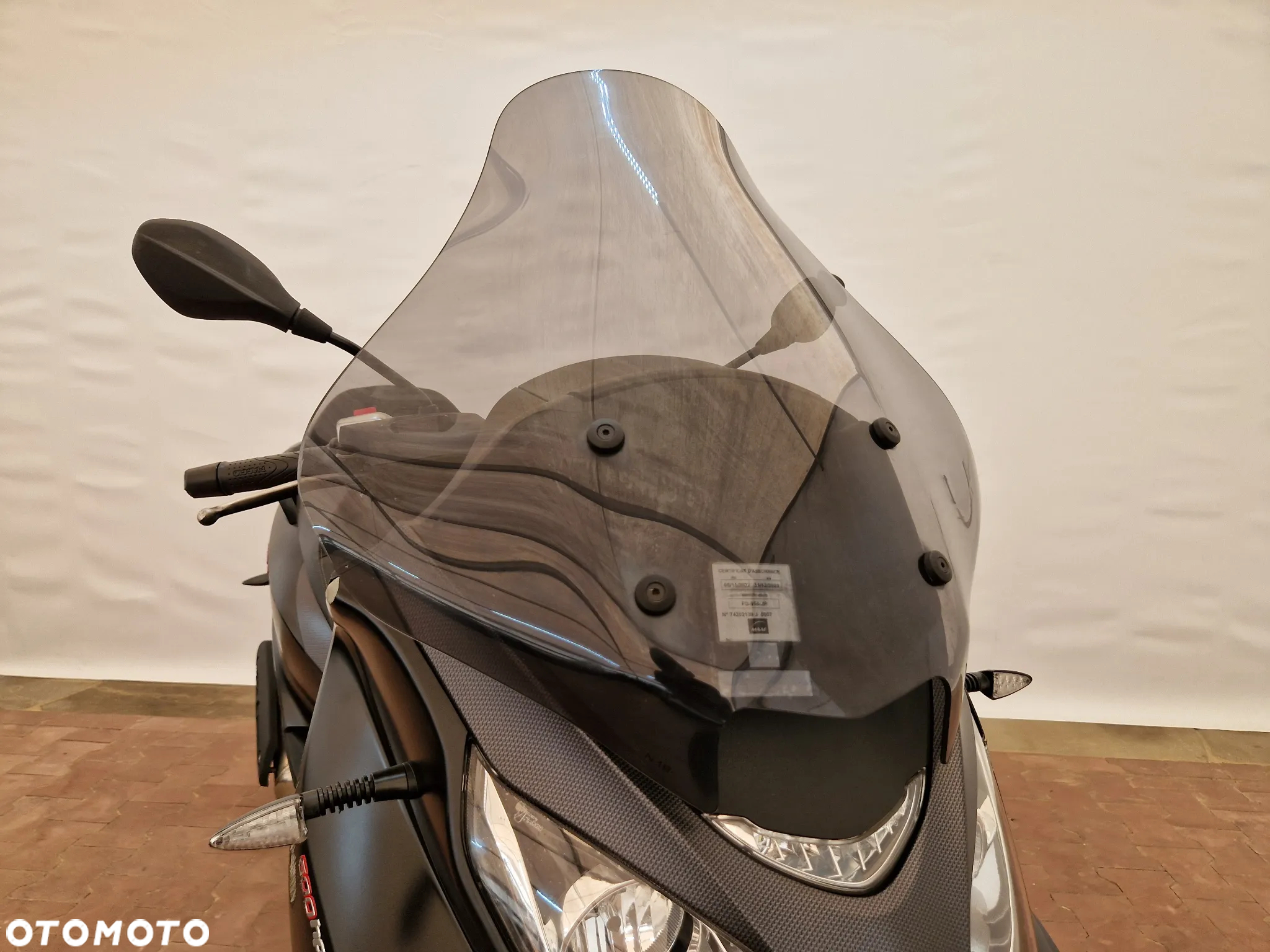 Piaggio MP-3 - 15