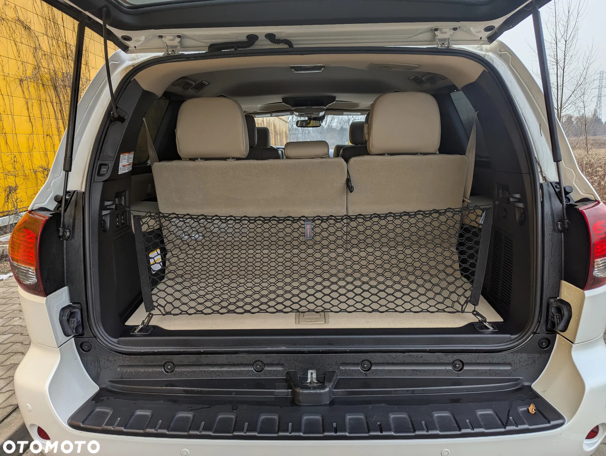 Toyota Sequoia - 15