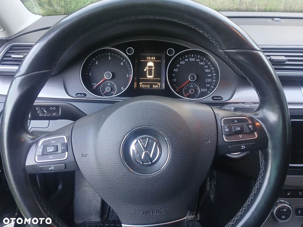 Volkswagen Passat 2.0 Blue TDI SCR Comfortline - 13