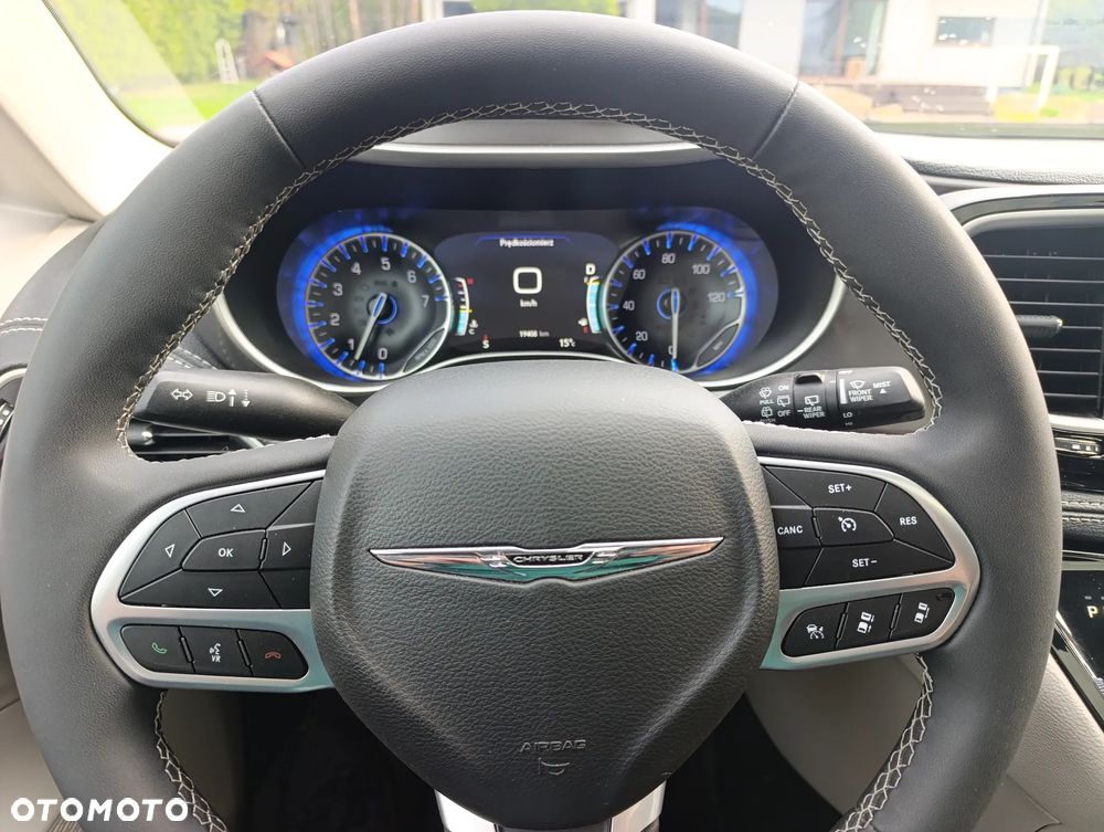 Chrysler Pacifica - 30