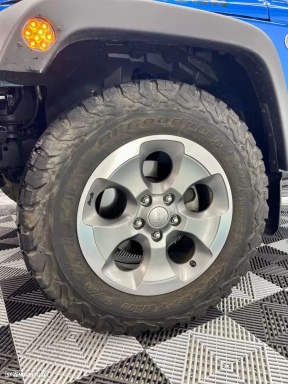 Jeep Wrangler Unlimited 2.8 CRD Auto Rubicon - 3