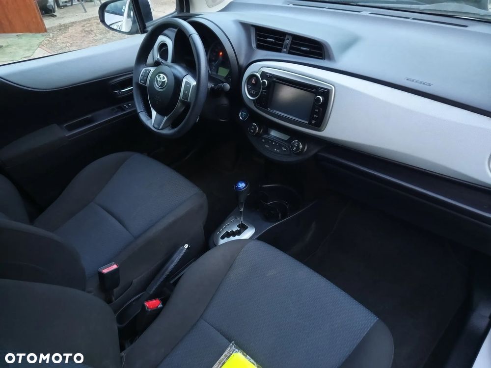 Toyota Yaris - 4