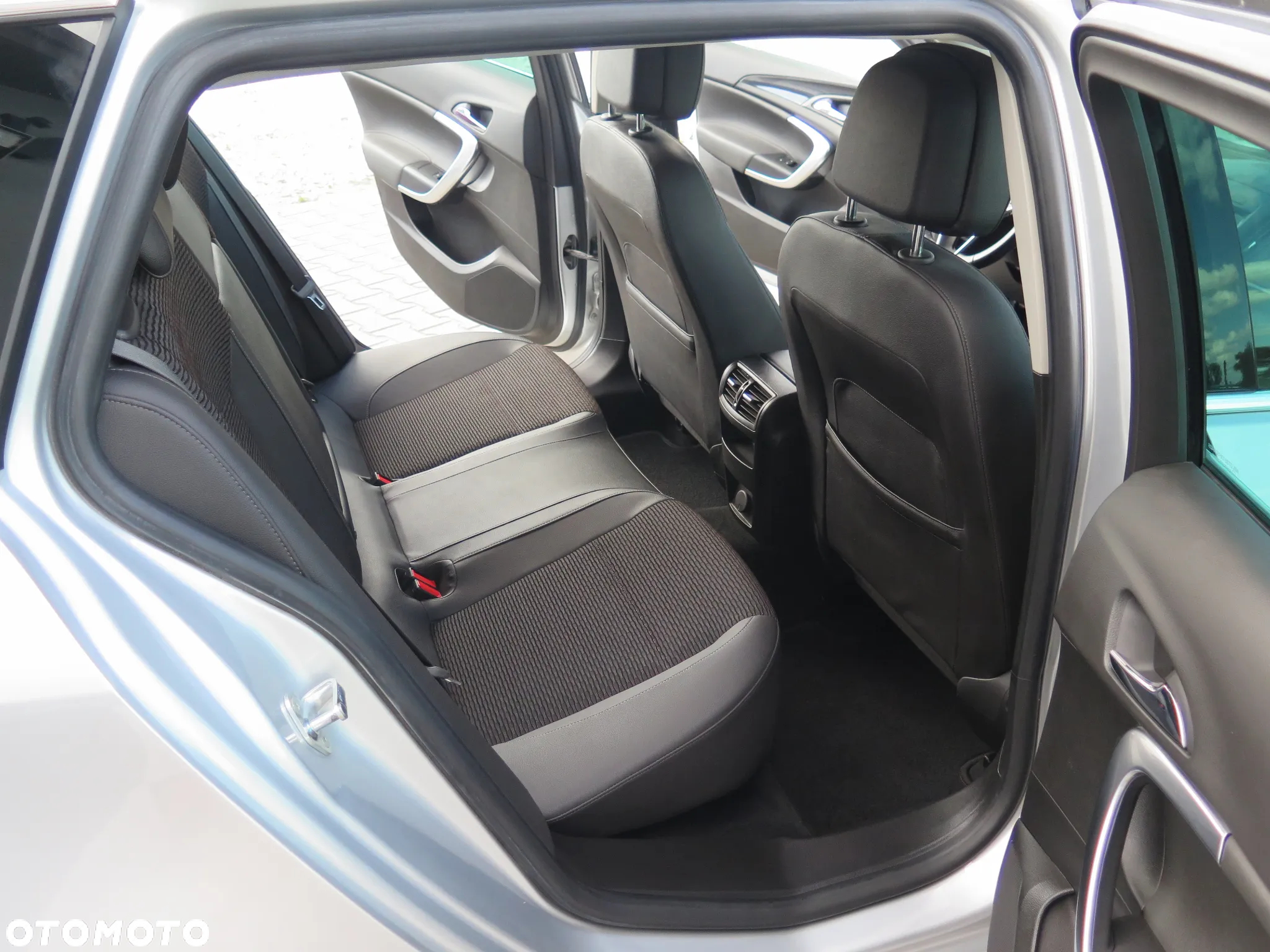 Opel Insignia 2.0 CDTI Cosmo S&S - 31