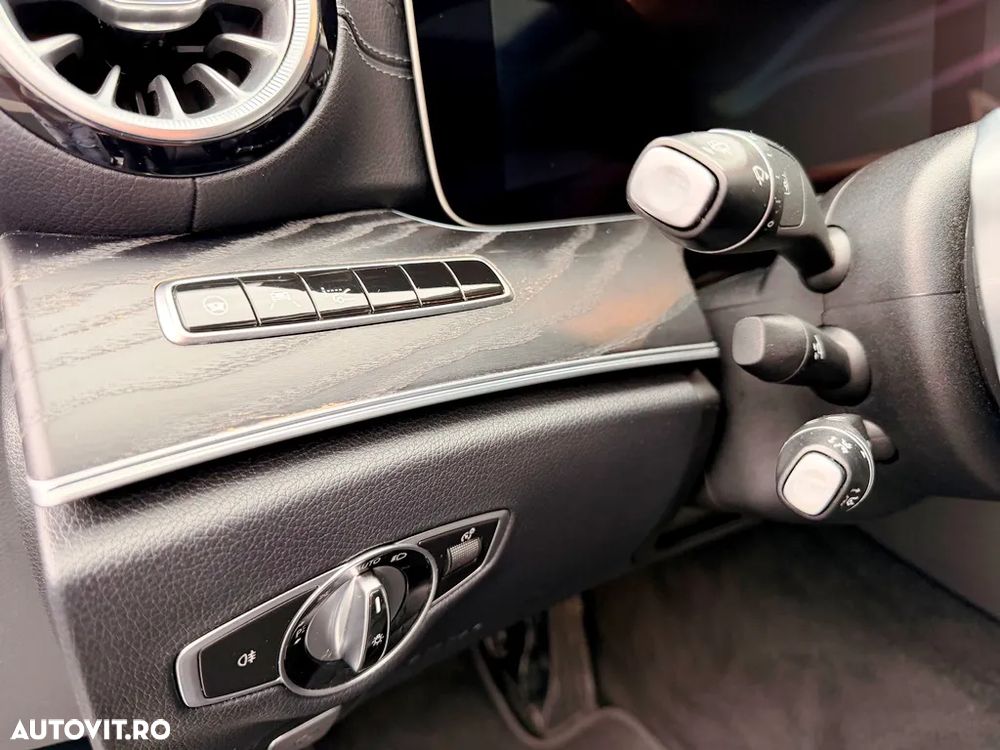 Mercedes-Benz E 220 d Coupe 9G-TRONIC AMG Line - 31