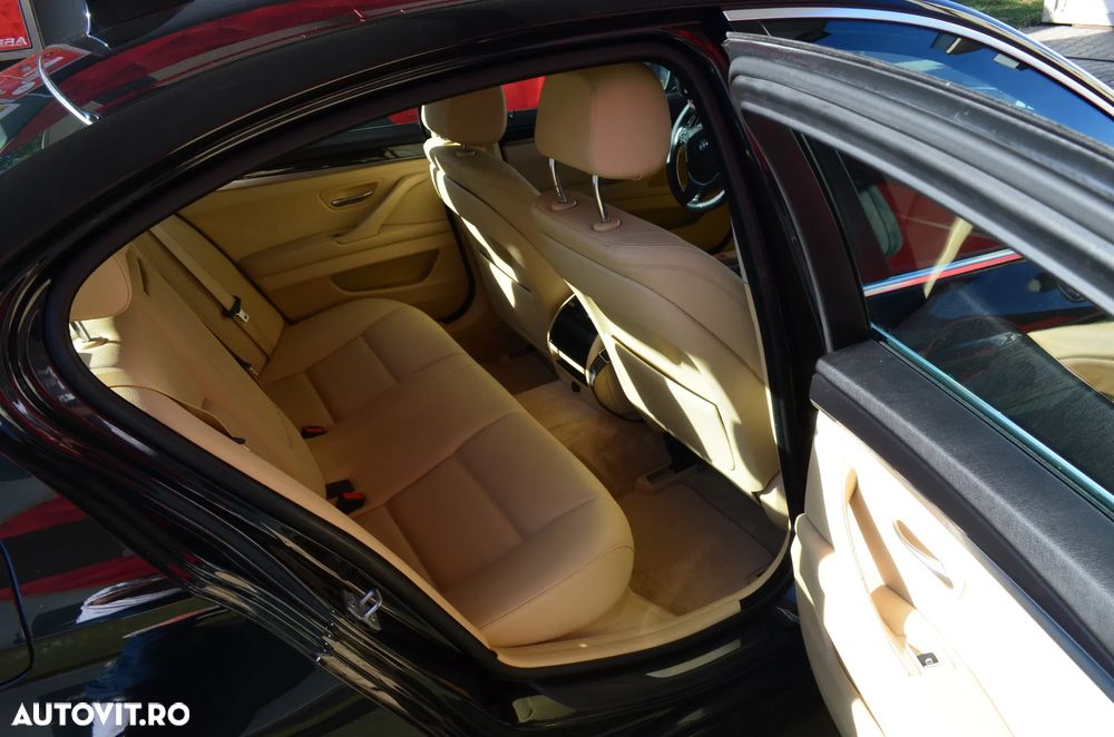 BMW Seria 5 520d xDrive - 10