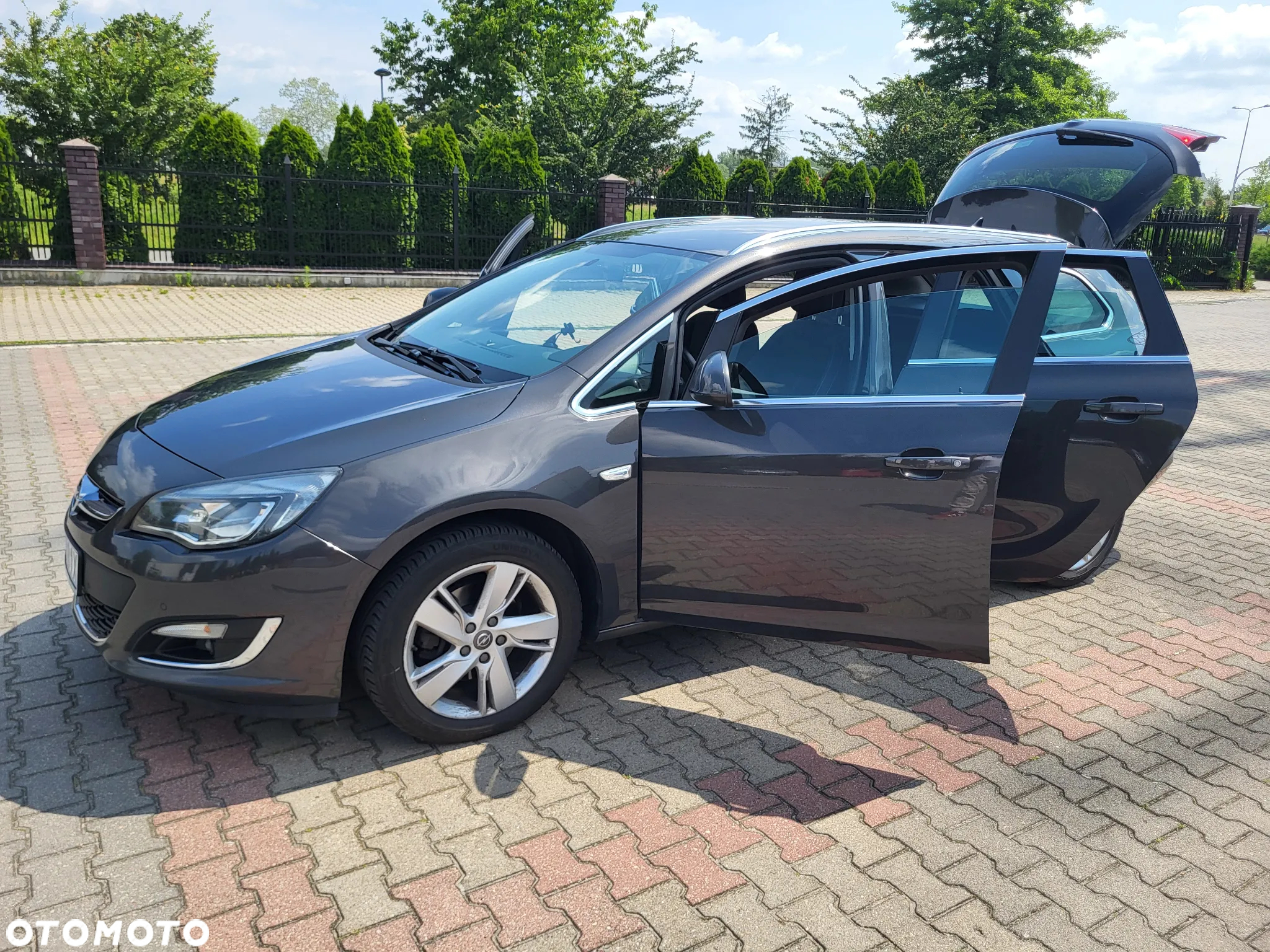 Opel Astra IV 1.6 CDTI Cosmo - 3