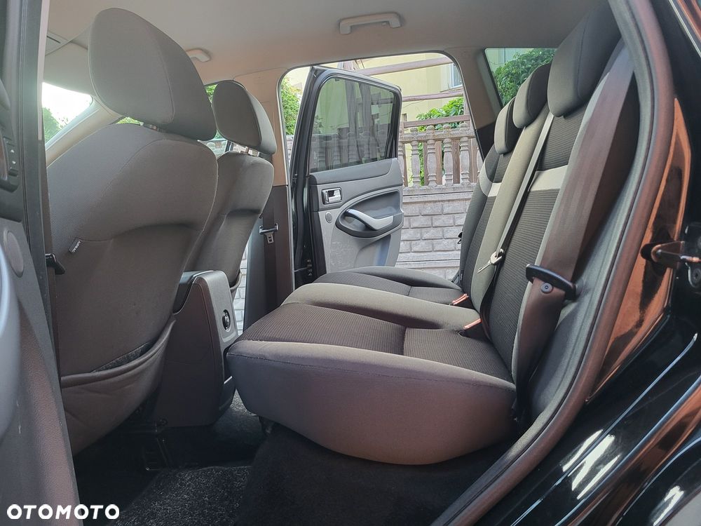 Ford Kuga - 6