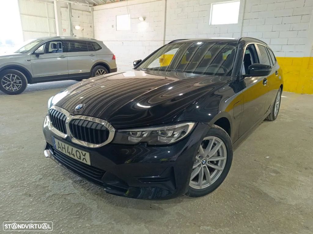 BMW 330 e Touring Corporate Edition Auto - 1