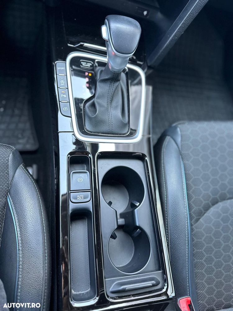 Kia XCeed - 11