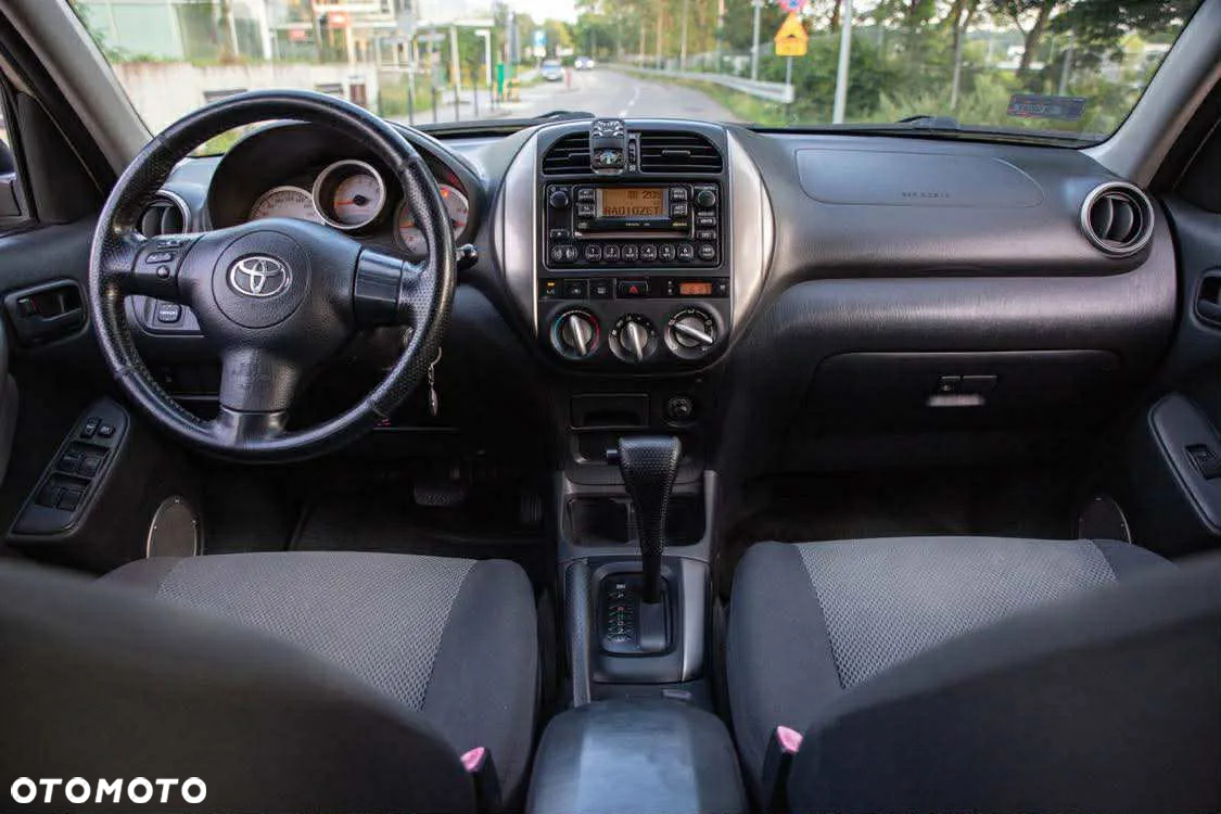 Toyota RAV4 - 8