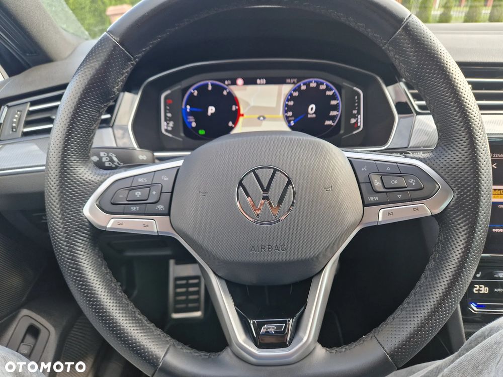 Volkswagen Passat 2.0 TDI SCR DSG Business - 13