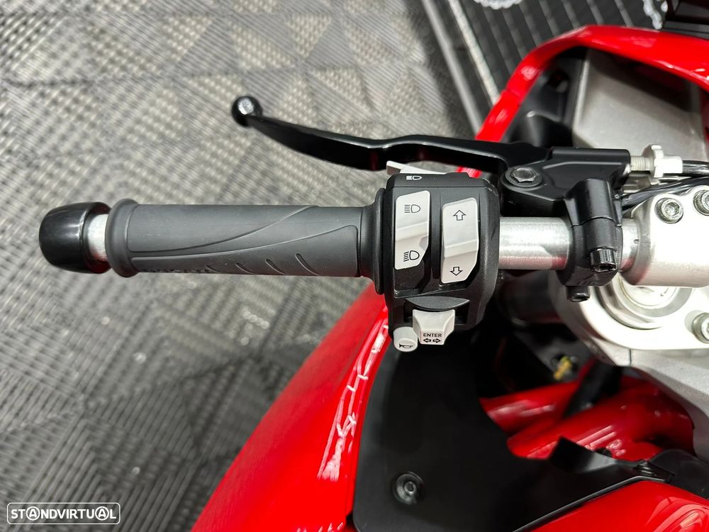 Ducati Supersport 950 - 11