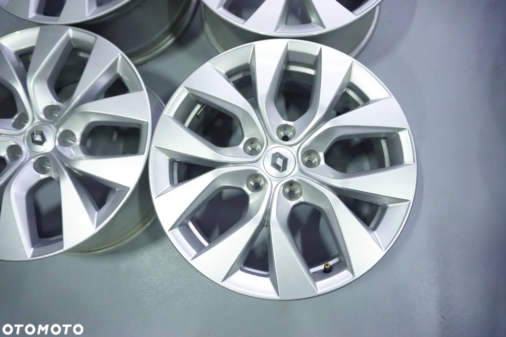 FELGI ALUMINIOWE 17 RENAULT SYMBIOZ ARCANA EXPRESS ZOE  CAPTUR II KADJAR KOLEOS MEGANE SCENIC TALISMAN ESPACE LAGUNA III FLUENCE KANGOO ORYGINAŁ - 6