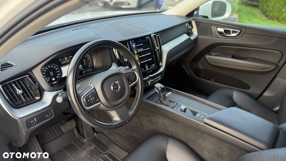 Volvo XC 60 T5 AWD Geartronic Momentum - 17