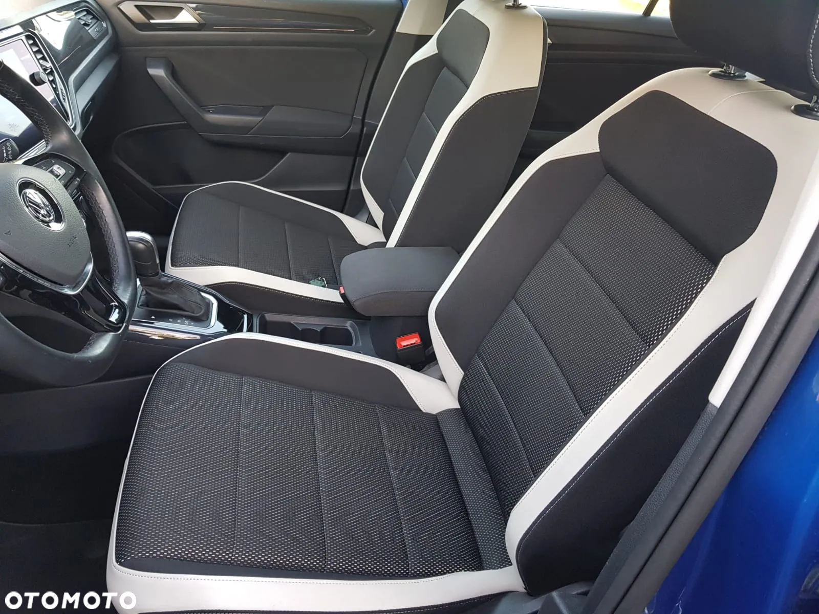 Volkswagen T-Roc - 7