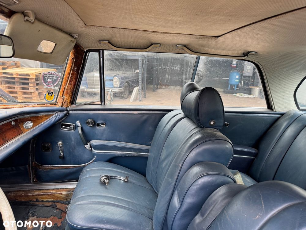 Mercedes-Benz 280 - 9