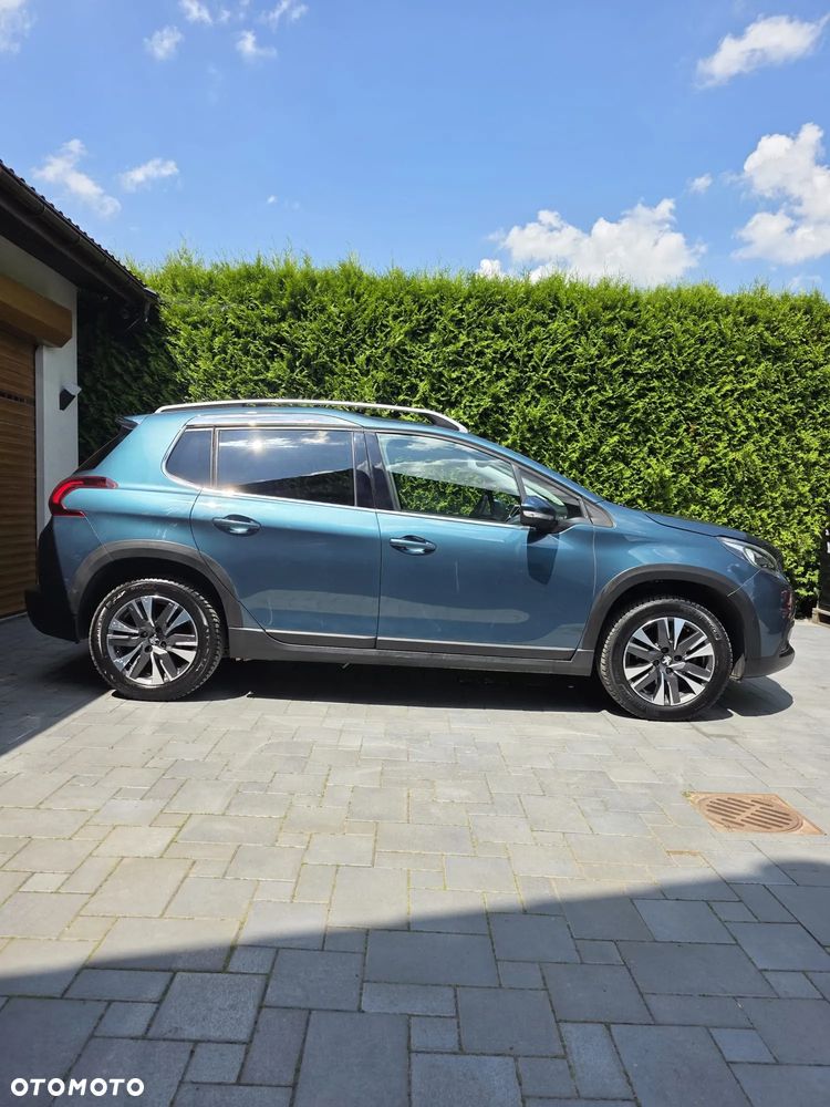 Peugeot 2008 1.2 PureTech Allure S&S - 4