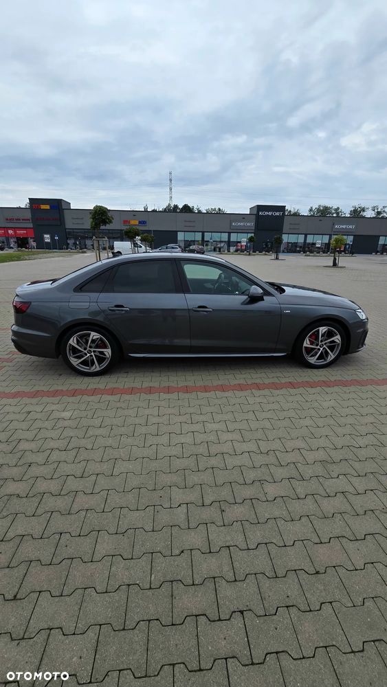 Audi A4 Limousine - 4