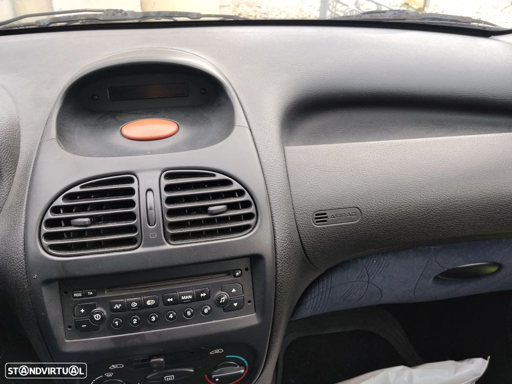 Peugeot 206 1.1 XT - 2