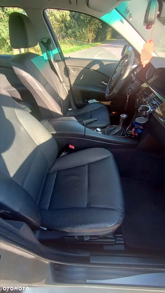 BMW Seria 5 520i - 8