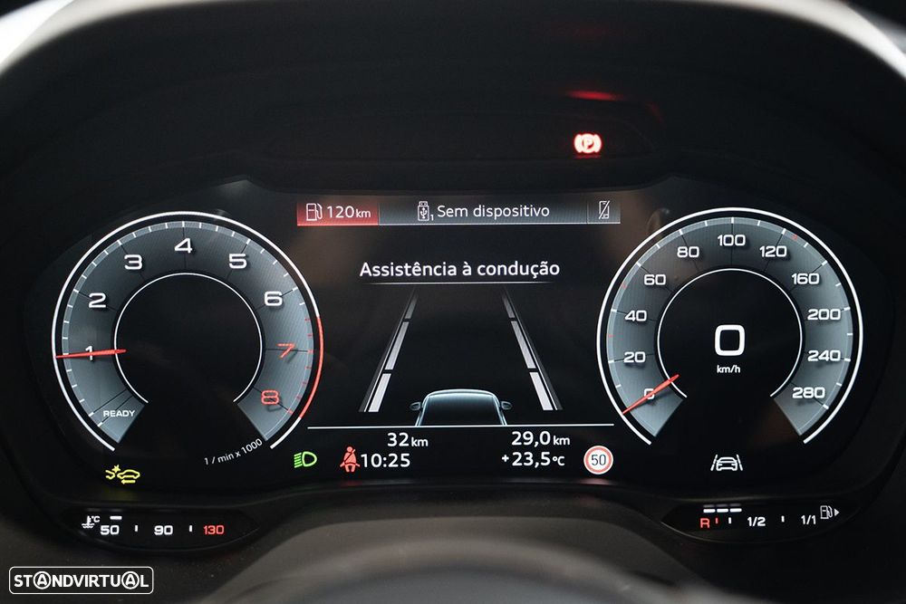 Audi Q2 30 TFSI SE Business - 13