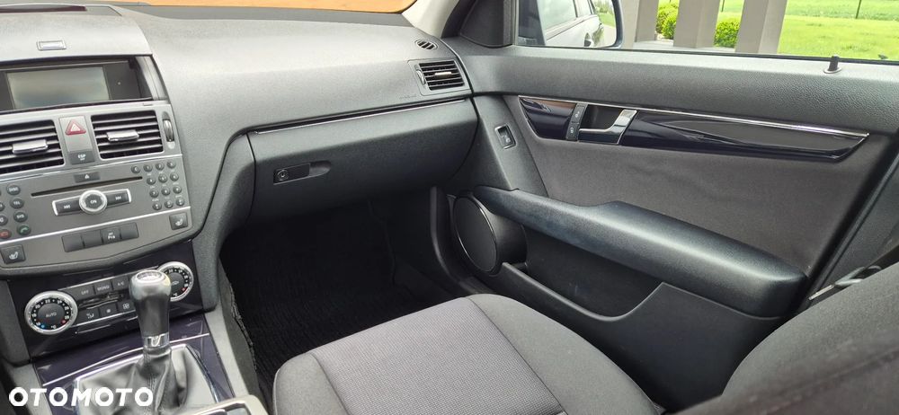 Mercedes-Benz Klasa C 220 CDI DPF BlueEFFICIENCY - 18