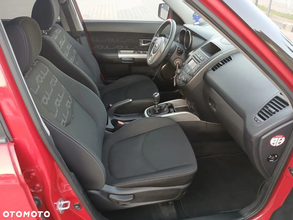 Kia Soul 1.6 CRDI Dream Team Edition - 12