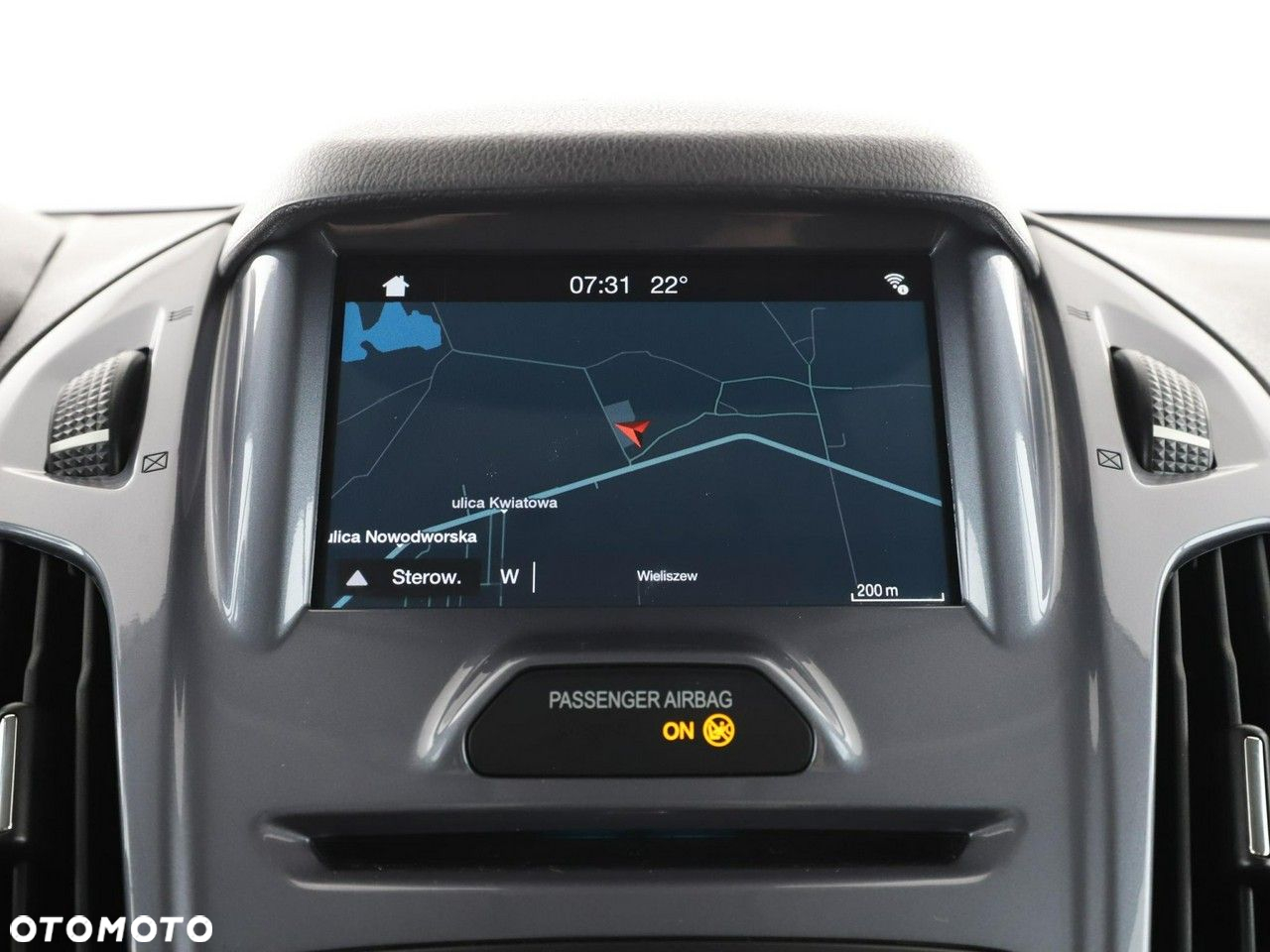 Ford Tourneo Connect Grand - 24