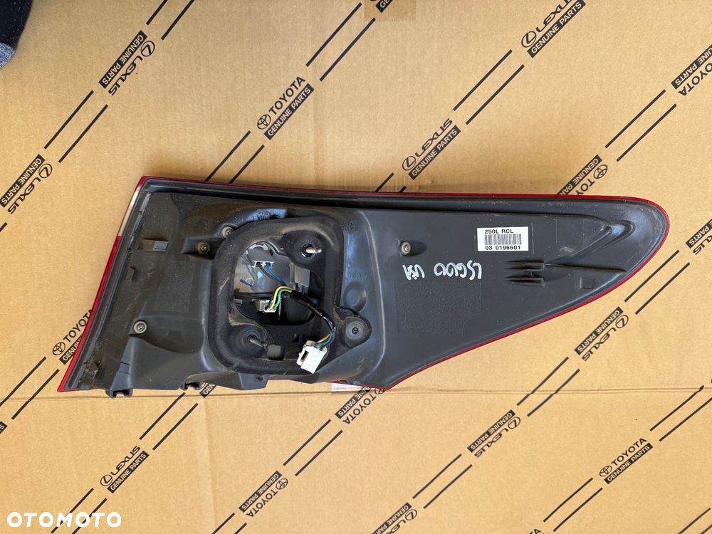 Lampa tył prawa, lewa Lexus LS600h USA 06-10r. NR. 250LRCL. - 2