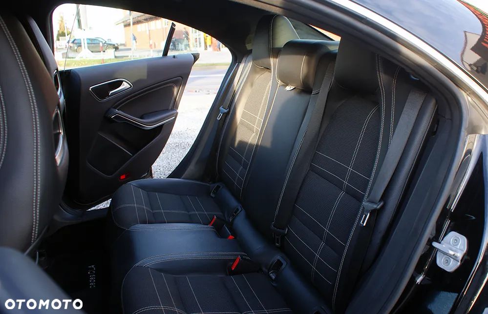 Mercedes-Benz CLA 200 - 18