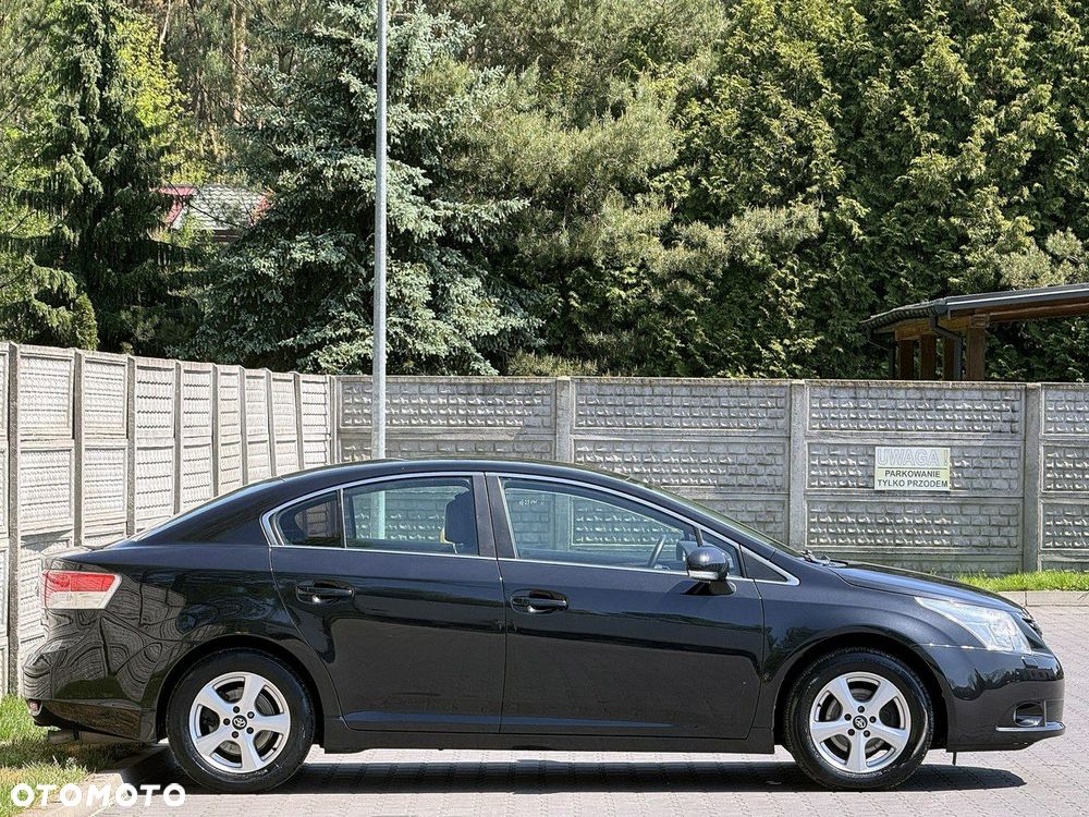 Toyota Avensis 1.8 Sol - 34