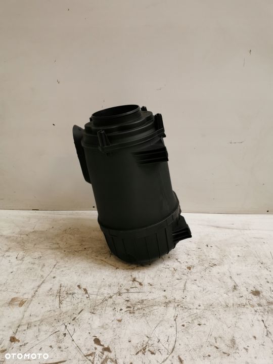 OBUDOWA FILTRA POWIETRZA SCANIA S R NGT 22321180 - 2