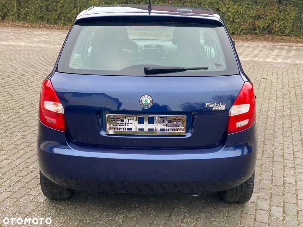 Skoda Fabia 1.2 HTP STYLE Edition - 4