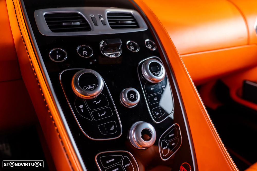 Aston Martin Vanquish 5.9 V12 - 26