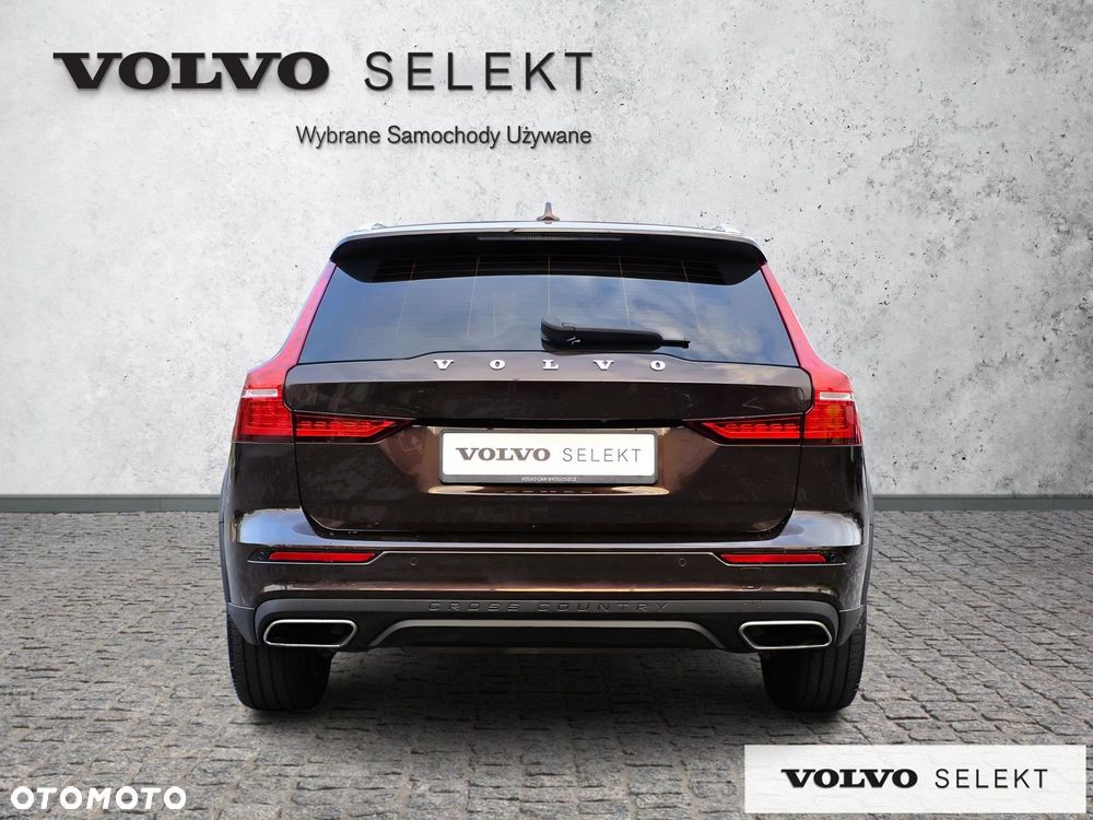 Volvo V60 Cross Country - 9